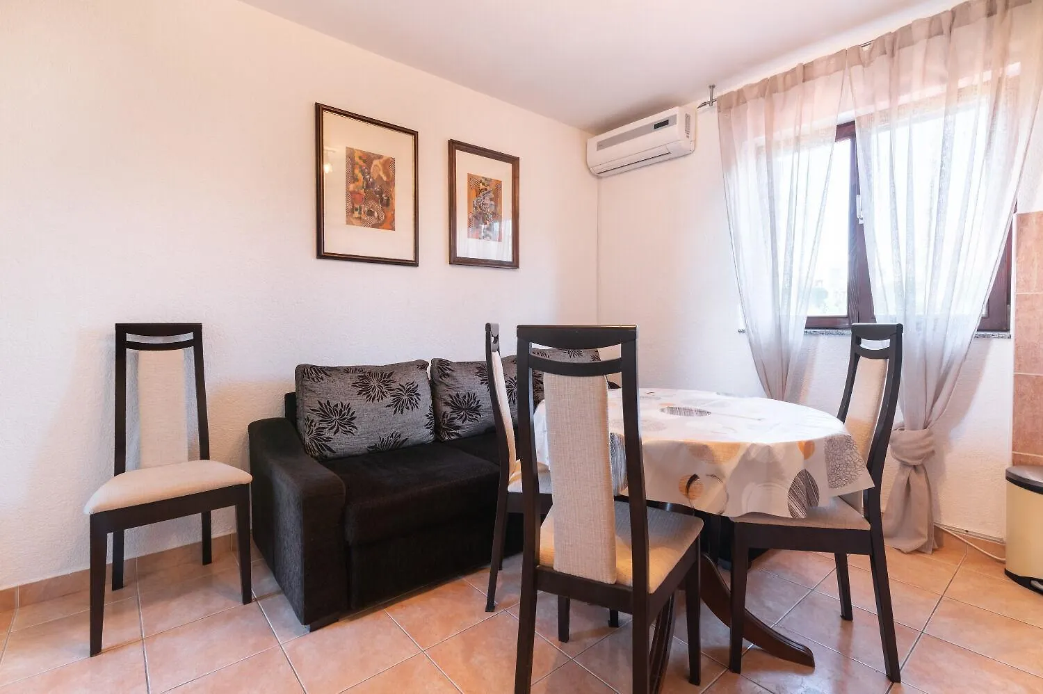 Apartments Tiho Preko
