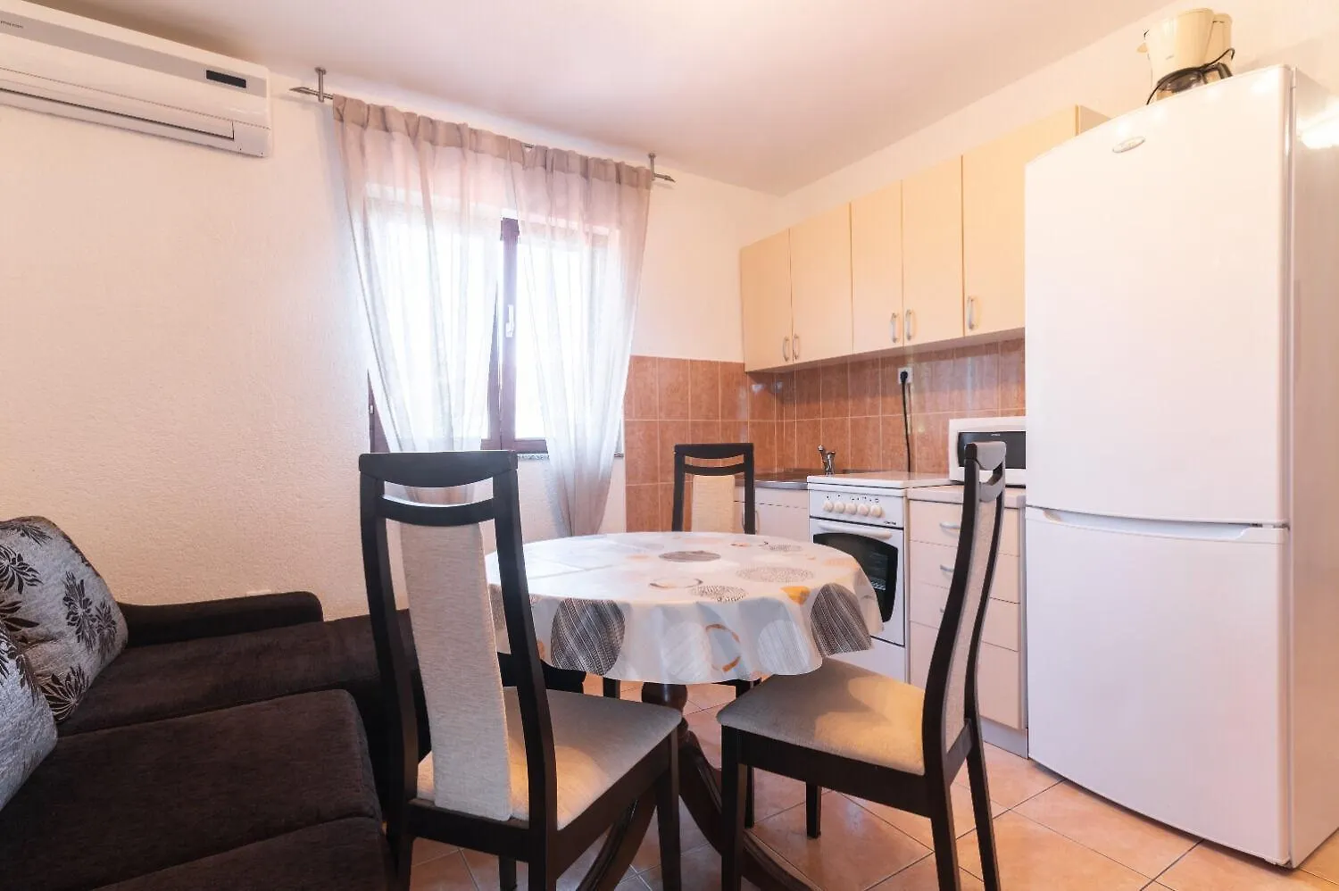 Apartments Tiho Preko