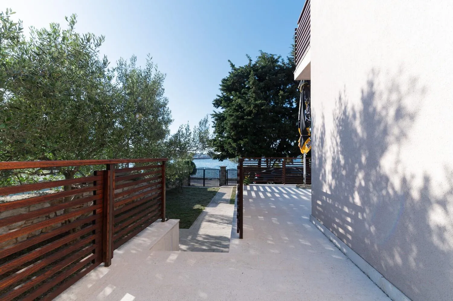 Apartments Tiho Preko